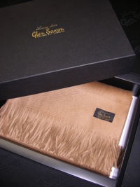 Пледы и шарфы в подарочной упаковке - vip подарки